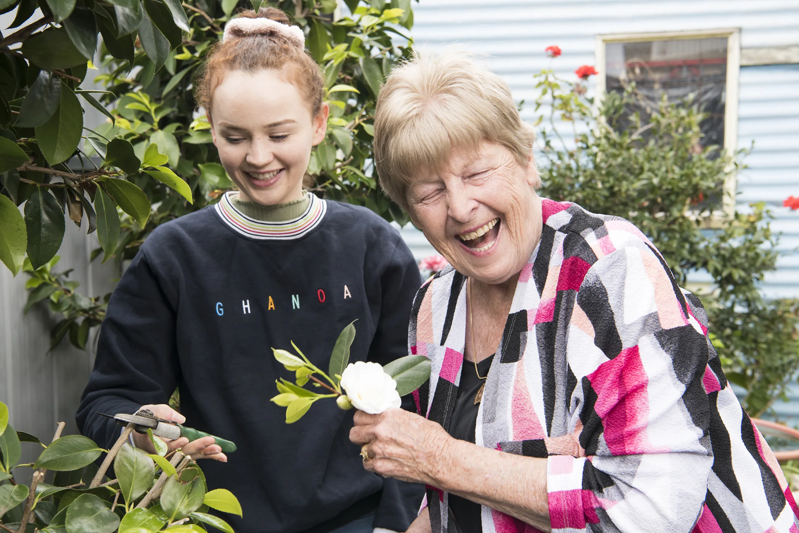 An inspiring model to tackle youth unemployment and isolation in older people 4